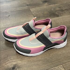 Women’s Vionic Size 8 Vayda Sip on Sneaker